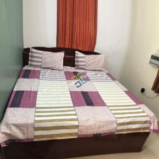 Checkered Pattern King Bedsheet / Bedspread with Two Pillow Covers For Home Decor
