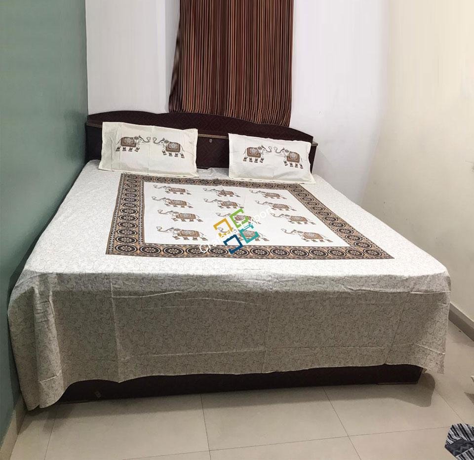 Elephanta Printed Jaipuri Double Bedsheet with 2 Pillow Covers - Image 3