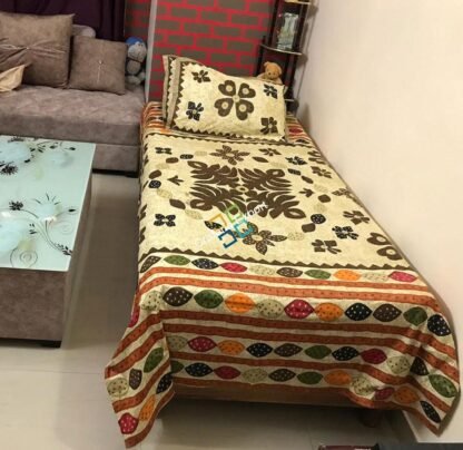 Unique designe single bedhsheet with two Pillow covers - Image 4