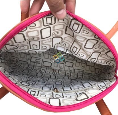 Casual stylish hand/shoulder bag with zigzag pattern - Image 3