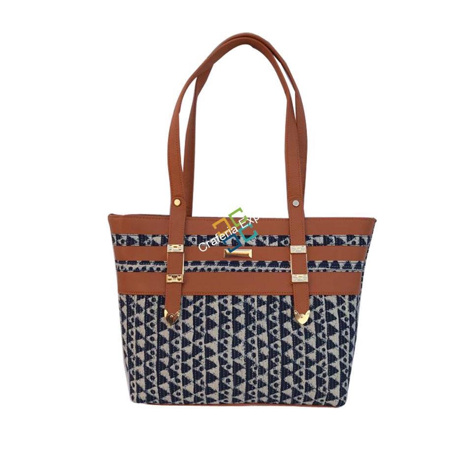 Ikkat printed women's handbag for regular use - Image 2
