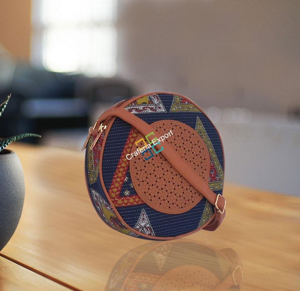 Round shaped ikkat printed cross-body bag / sling bag - Image 5