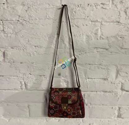 Stylish women's sling crossbody bag - Image 3