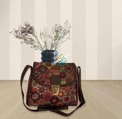 Stylish women's sling crossbody bag - Image 2