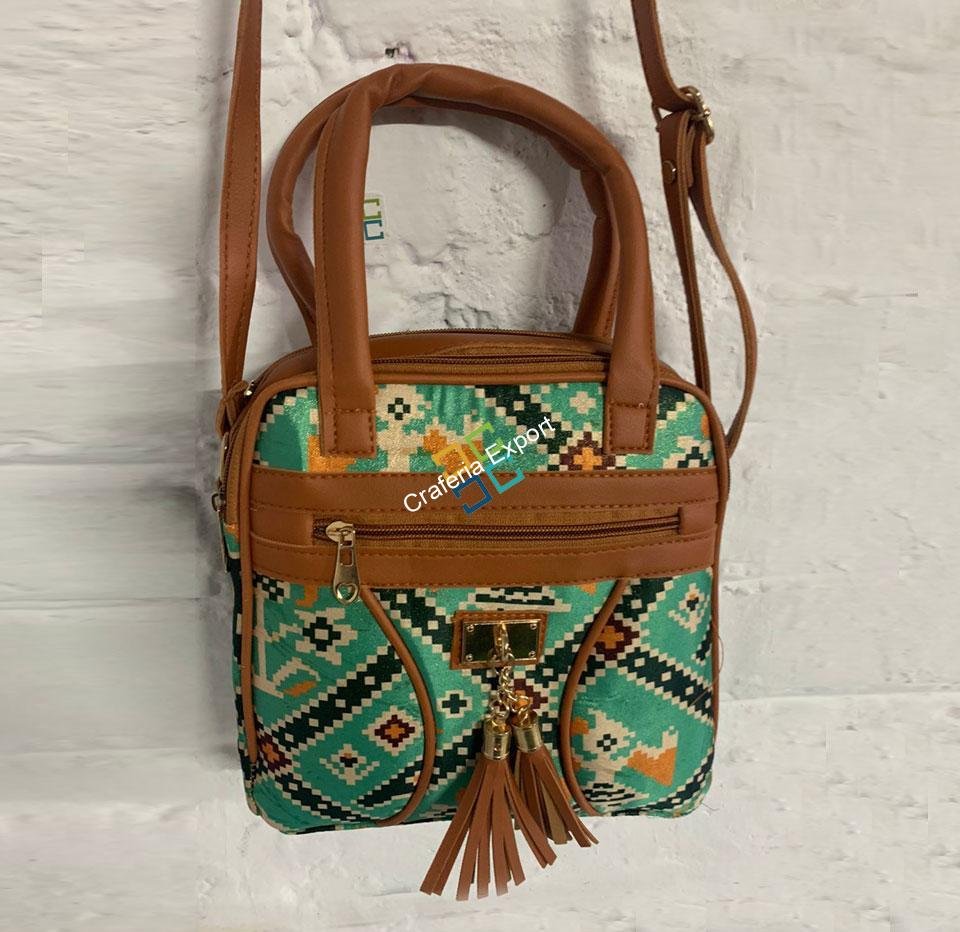 Beautiful sling handy handbags with printed design - Image 3