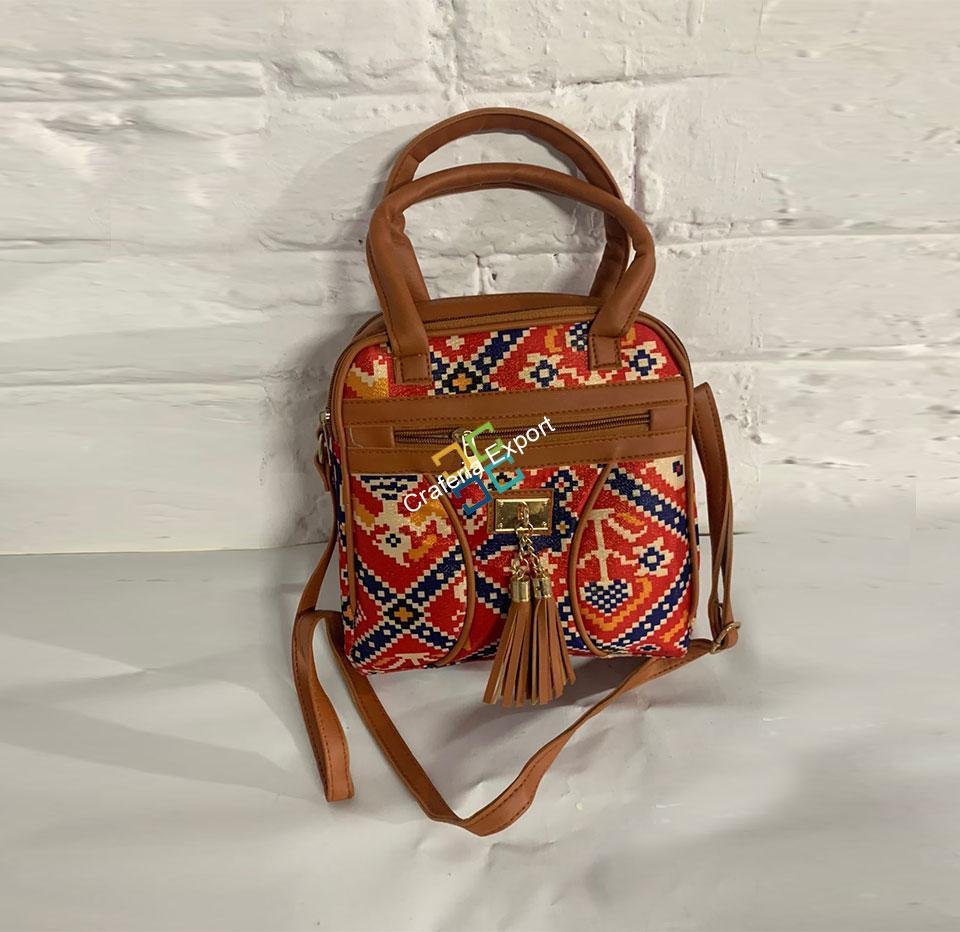 Beautiful sling handy handbags with printed design - Image 5