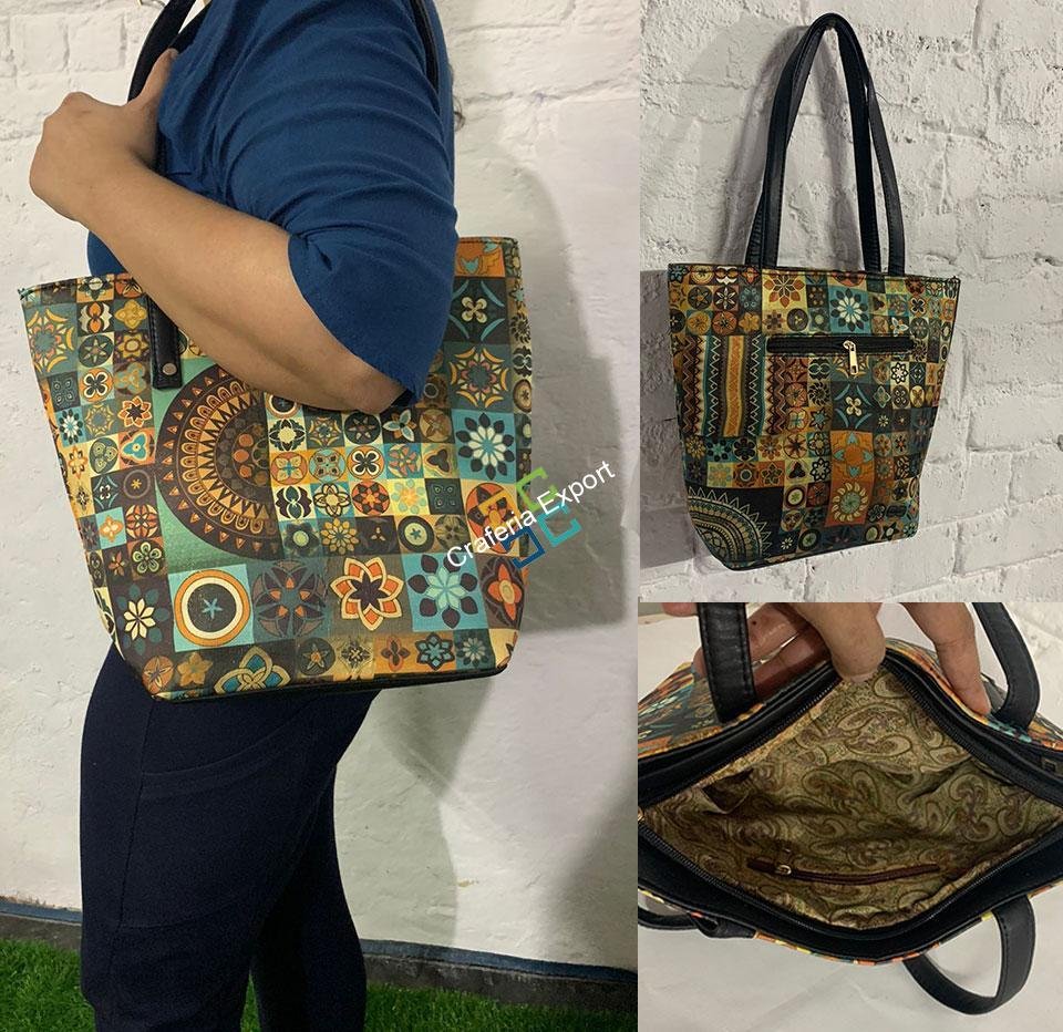 Printed Casual Tote Combo Handbag with set of 5 - Image 2