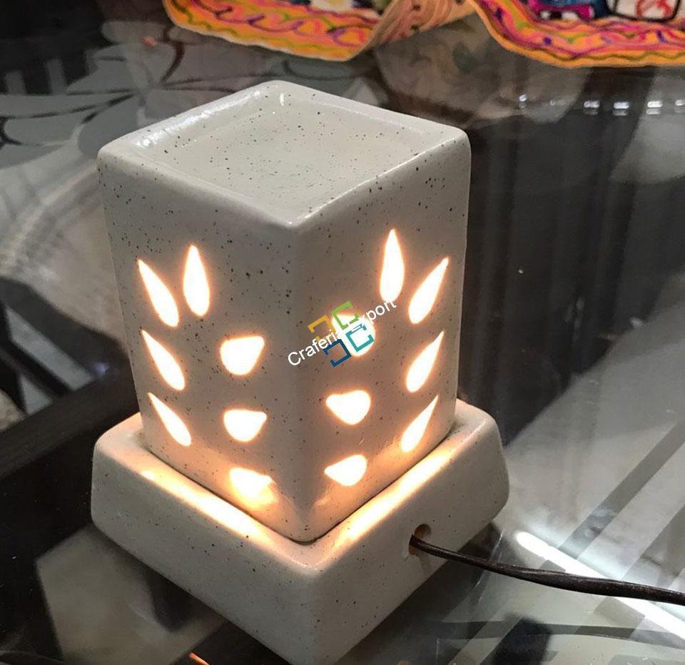 Cuboidal Shaped Diffuser With Aroma Essence Set