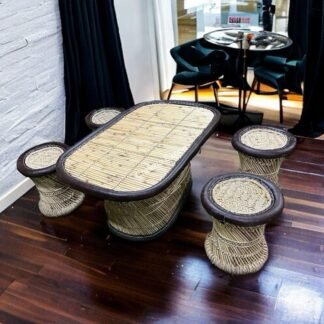 Mudda stools table